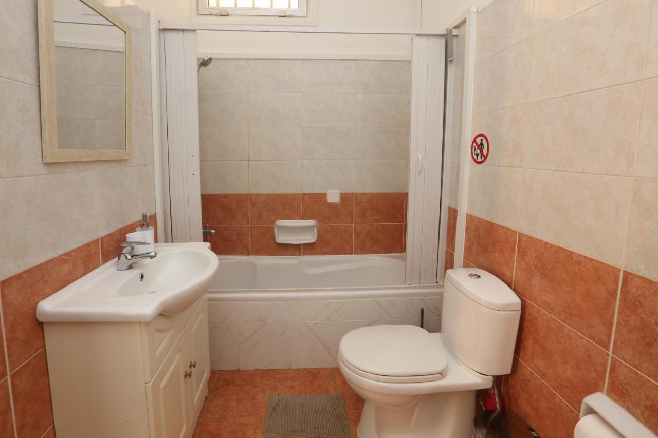 Cozy Holiday Apartment In Larnaca Near Foinikoudes Экстерьер фото